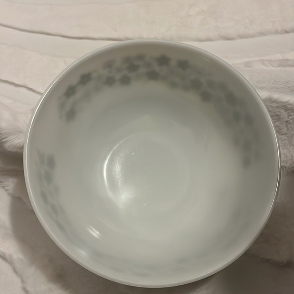 Rare 4Qt PYREX Mixing Bowl “Spring Blossom” - Picture 2 of 8